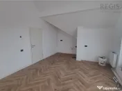 Penthouse de 3 camere zona Tractorul 