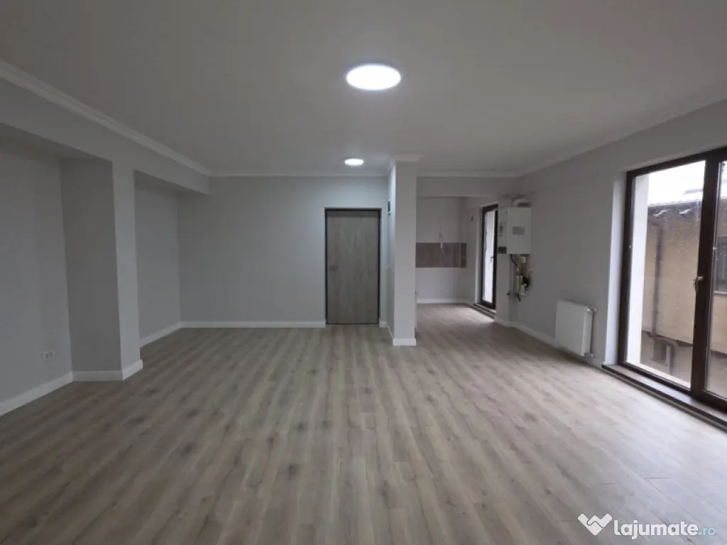 3 Camere Damaroaia bl nou