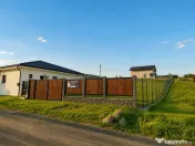 Teren intravilan de 769 mp cu priveli#537;te frumoasa catre