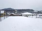 Teren intravilan de 769 mp cu priveli#537;te frumoasa catre 