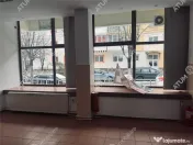 Spatiu comercial 100 mp utili 9 ml vitrina 2 intrari Valea A 