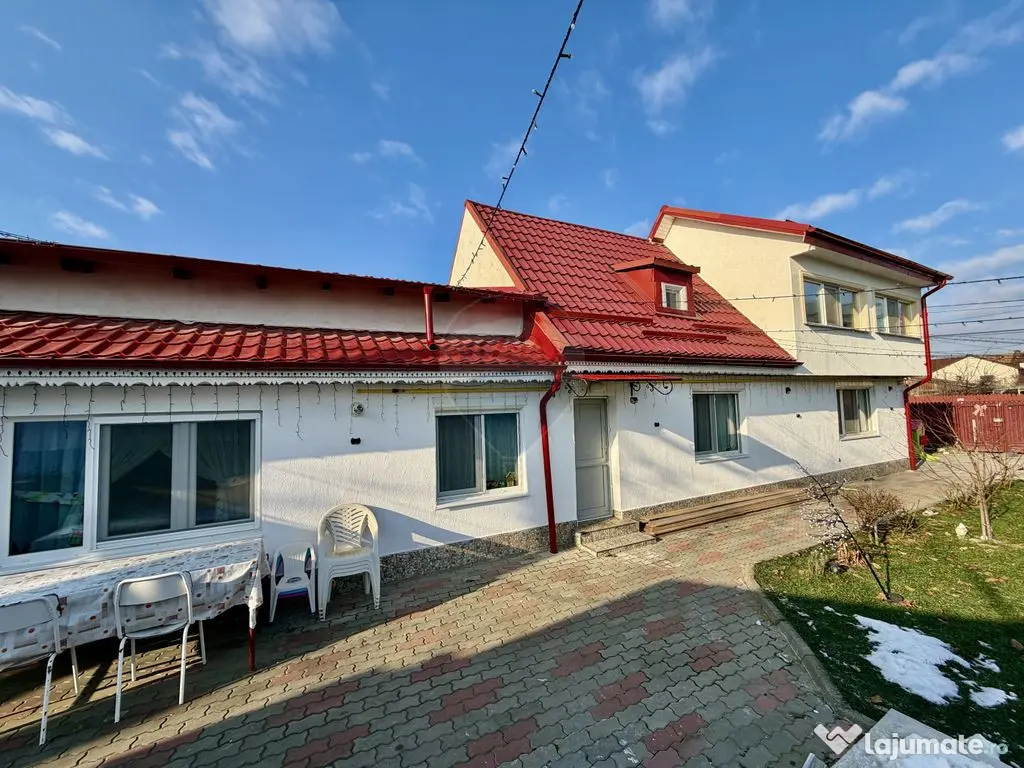 Casă / Vilă cu 4 camere de vânzare în zona Central