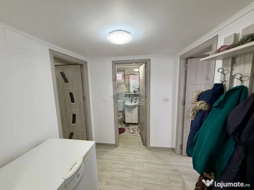 Casă / Vilă cu 4 camere de vânzare în zona Central