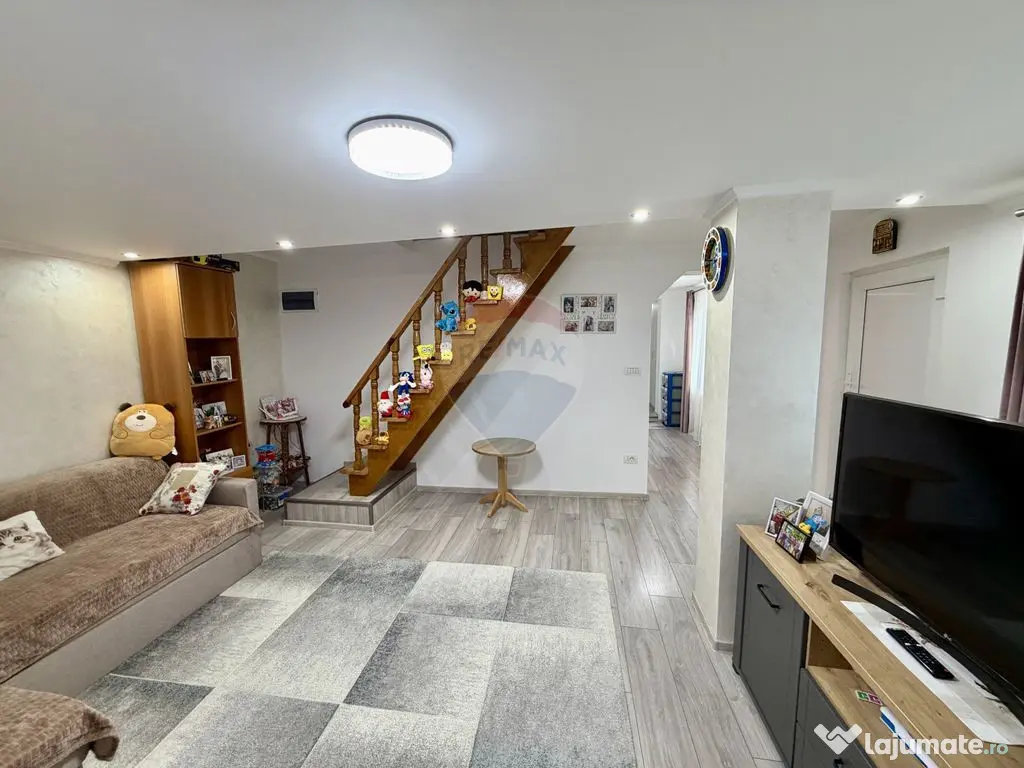 Casă / Vilă cu 4 camere de vânzare în zona Central