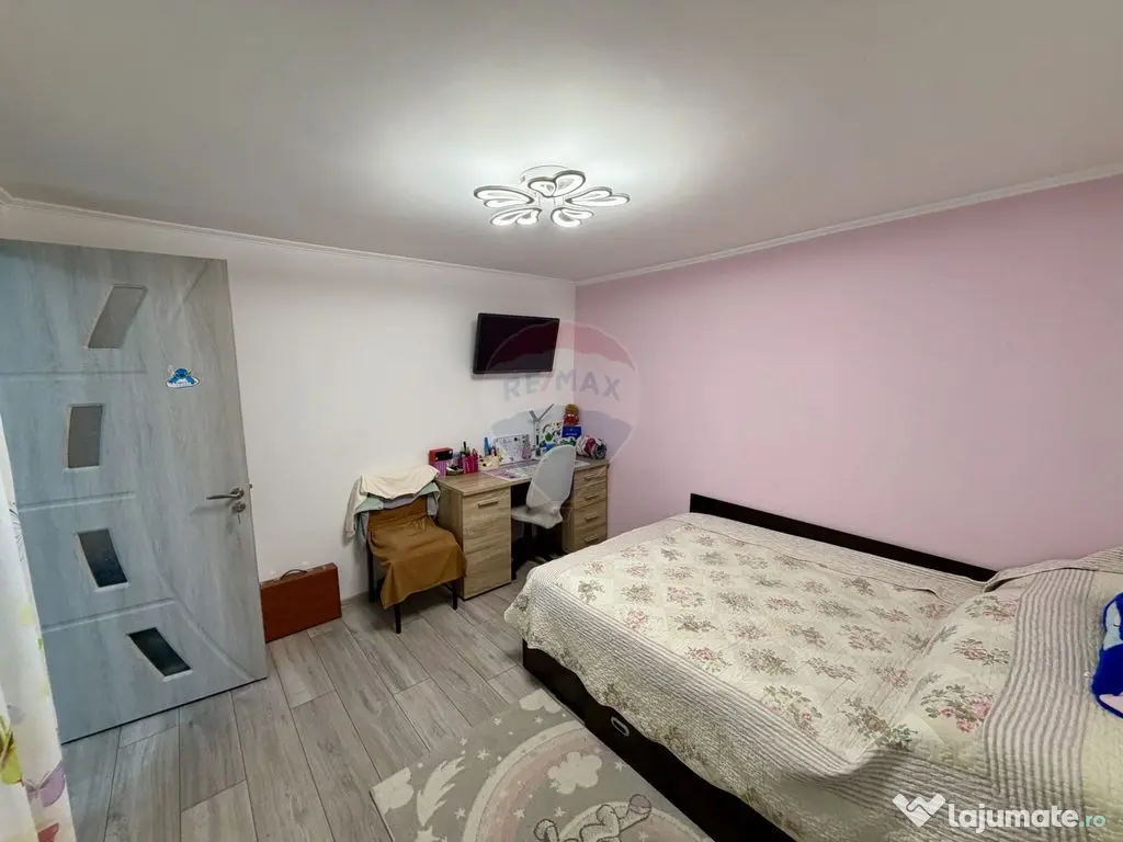 Casă / Vilă cu 4 camere de vânzare în zona Central