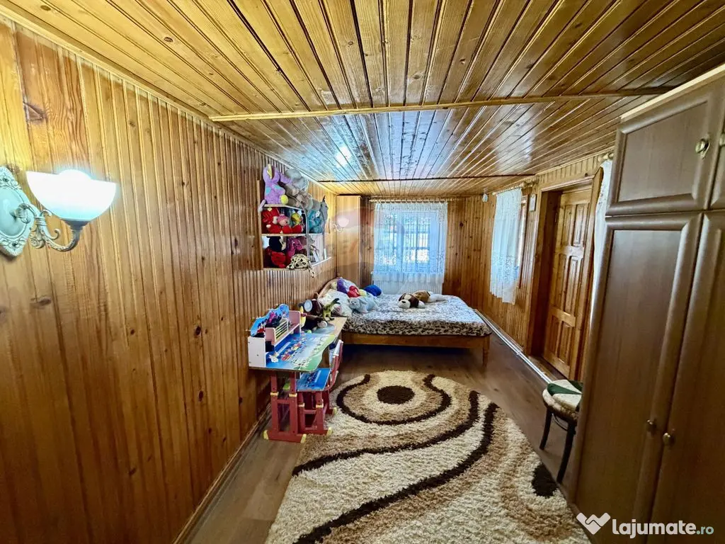 Casă / Vilă cu 4 camere de vânzare în zona Central