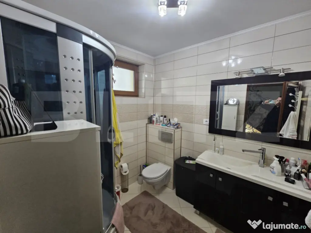 Eleganță și rafinament în Cetate – casa ideală pentru