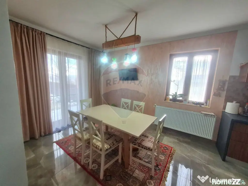 Casa moderna P+M cu 4 camere de vânzare