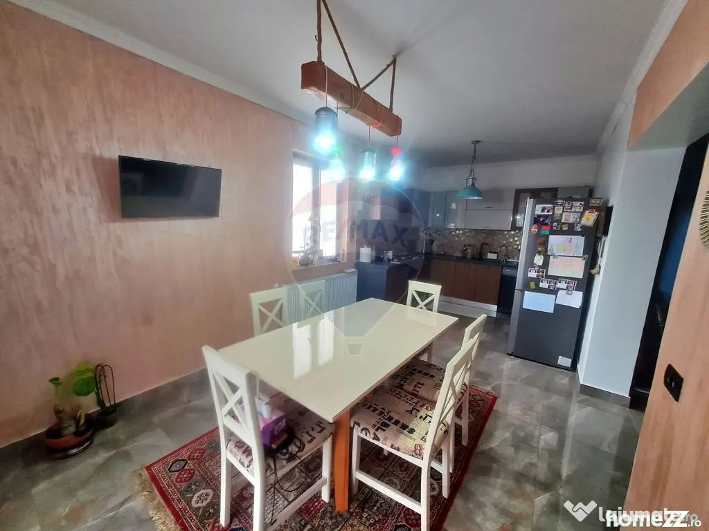 Casa moderna P+M cu 4 camere de vânzare