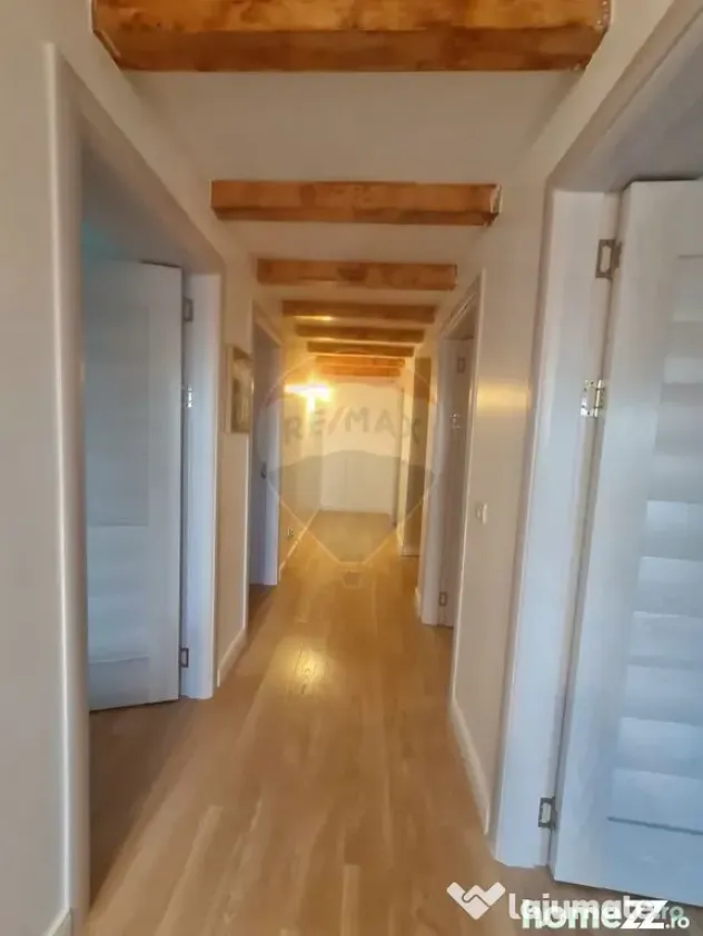 Casa moderna P+M cu 4 camere de vânzare