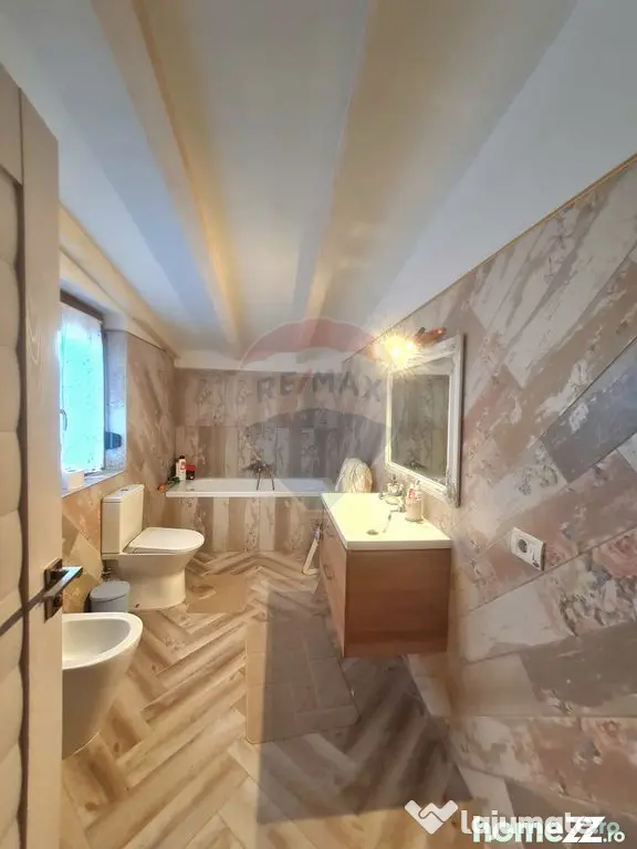 Casa moderna P+M cu 4 camere de vânzare