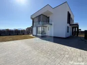 Casa 4 camere,stil Mediteranean- zona Primăverii. Sanpetru 