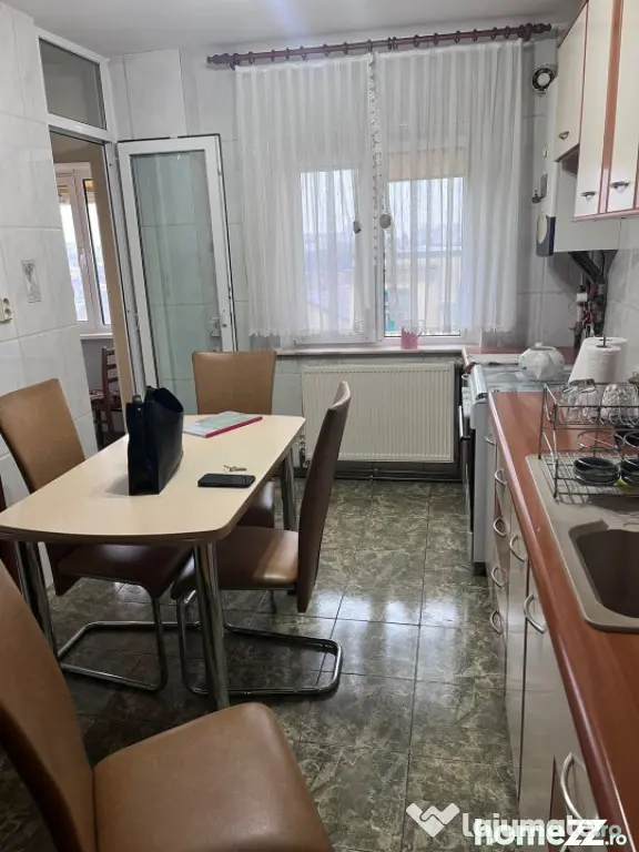 Apartament 4 camere decomandat, 88,09 mp utili, mobilat si u - Craiova (Dolj)