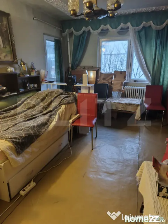 Apartament cu 3 camere, 2 bai, 2 balcoane, renovabil, 67 mp, - Oradea (Bihor)