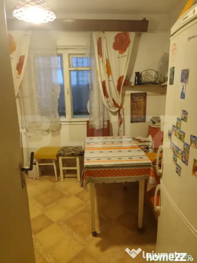 Apartament cu 3 camere, 2 bai, 2 balcoane, renovabil, 67 mp, - Oradea (Bihor)