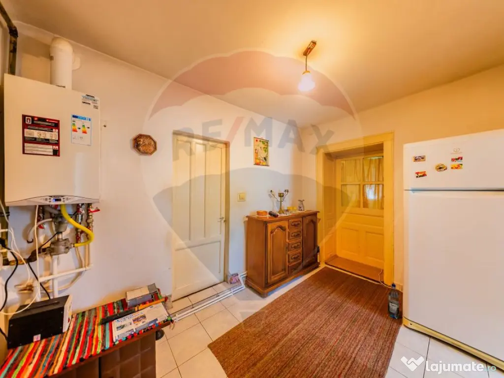 Casă cu 3 camere de vânzare în zona Gai, teren de 1249mp