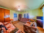 Casă cu 3 camere de vânzare în zona Gai, teren de 1249mp 