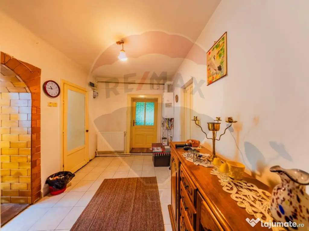 Casă cu 3 camere de vânzare în zona Gai, teren de 1249mp