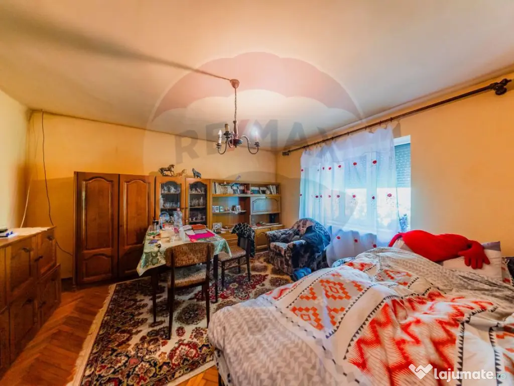 Casă cu 3 camere de vânzare în zona Gai, teren de 1249mp