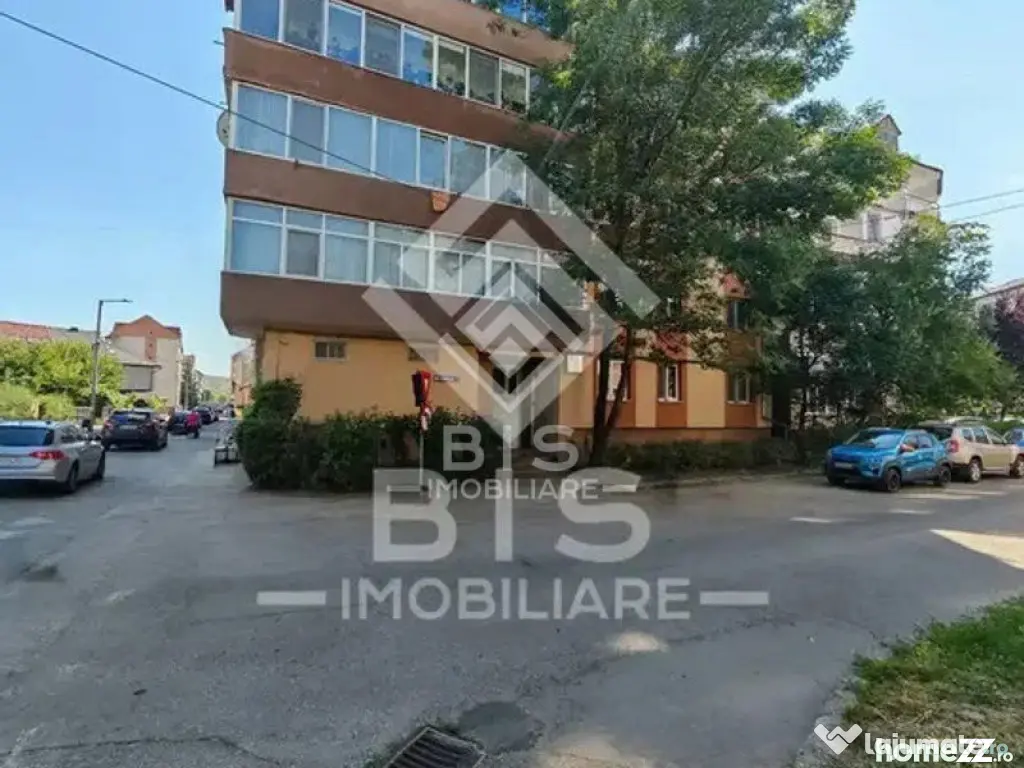 Apartament 4 camere etaj 2