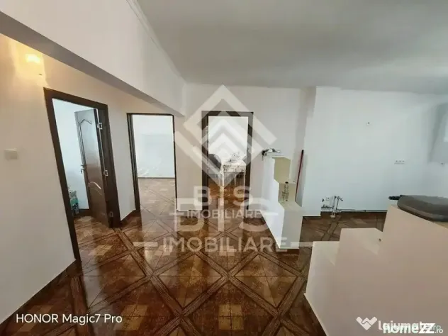 Apartament 4 camere etaj 2