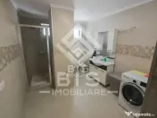 Apartament spatios etaj 2 - 92 mp 