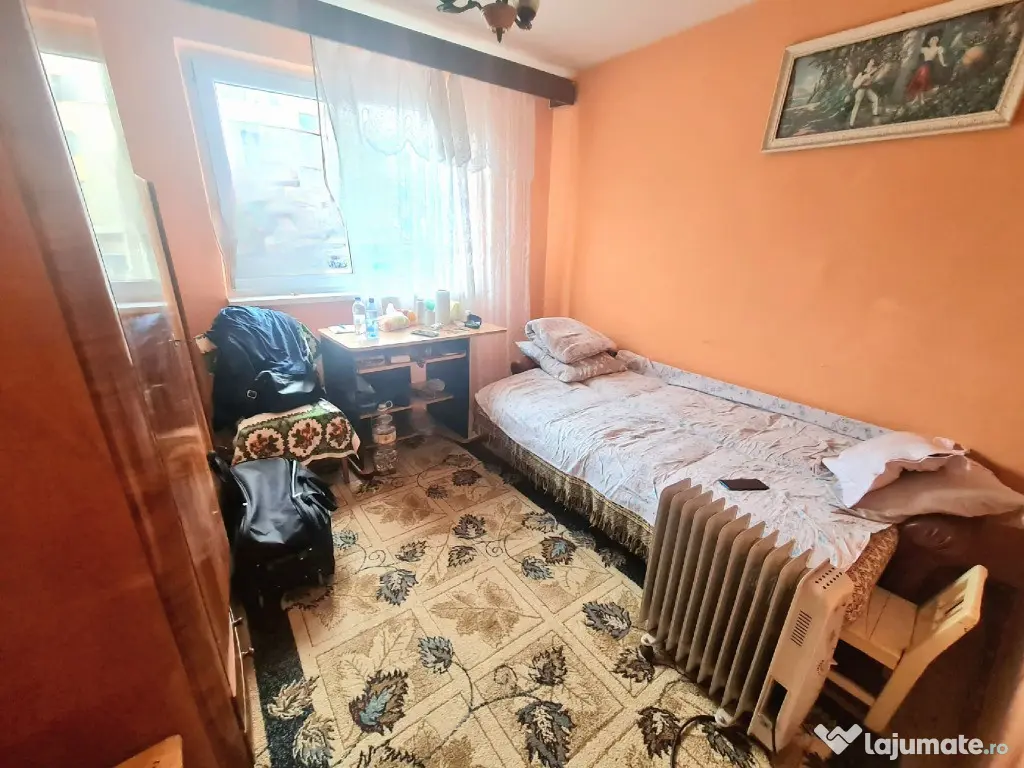 Apartament 3 camere Viziru 1 etaj 1 sup 52 mp