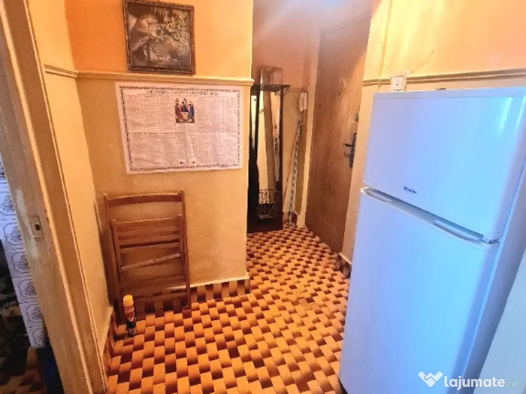 Apartament 3 camere Viziru 1 etaj 1 sup 52 mp