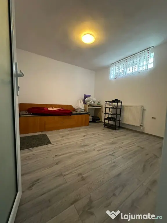 - Casa Parter+Mansarda, zona Islaz.