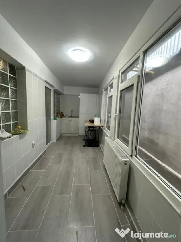 - Casa Parter+Mansarda, zona Islaz.