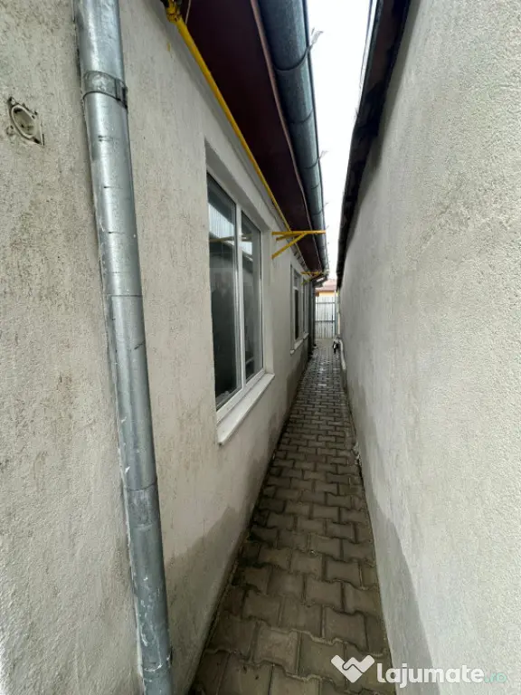 - Casa Parter+Mansarda, zona Islaz.