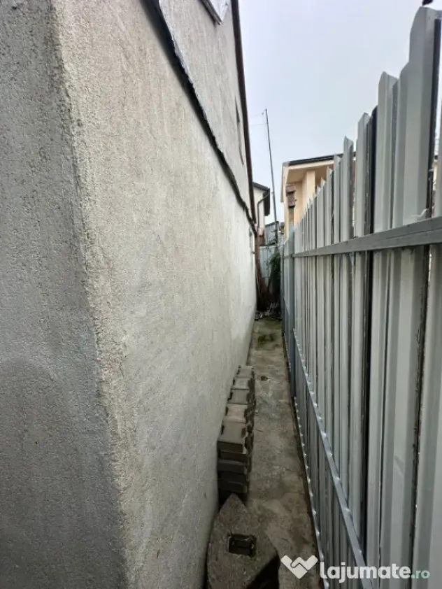 - Casa Parter+Mansarda, zona Islaz.