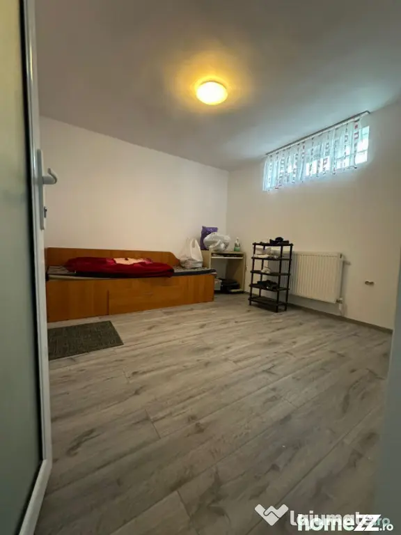 - Casa Parter+Mansarda, zona Islaz.
