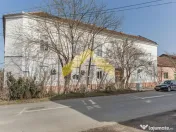 Cladire cu 14 apartamente de , Gradiste 