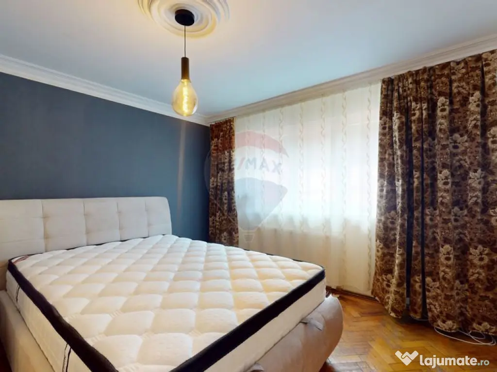 Casă / Vilă cu 9 camere de vânzare în zona Valea Cerb...