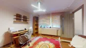 Casă / Vilă cu 9 camere de vânzare în zona Valea Cerb...