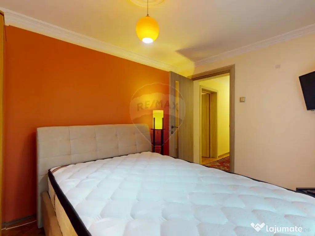 Casă / Vilă cu 9 camere de vânzare în zona Valea Cerb...