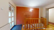 Casă / Vilă cu 9 camere de vânzare în zona Valea Cerb...