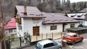 Casă / Vilă cu 9 camere de vânzare în zona Valea Cerb...
