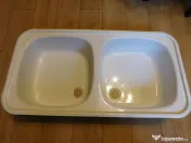 Chiuvetă albă, metalică, 2 cuve – nouă, pret negociabil 