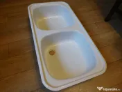 Chiuvetă albă, metalică, 2 cuve – nouă, pret negociabil 