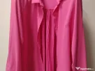Cămașă roz, cu pliseu pe spate