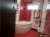 Garsoniera decomandata cu balcon la etajul 2 zona Turnisor d 