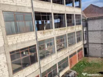 Oportunitate rară de investiție: clădire industrială cu