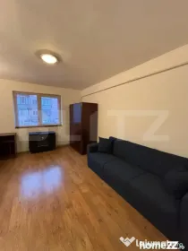 Cameră de cămin cu baie și bucătărie proprie