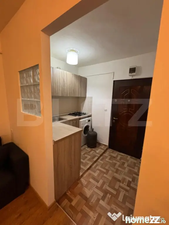 Cameră de cămin cu baie și bucătărie proprie