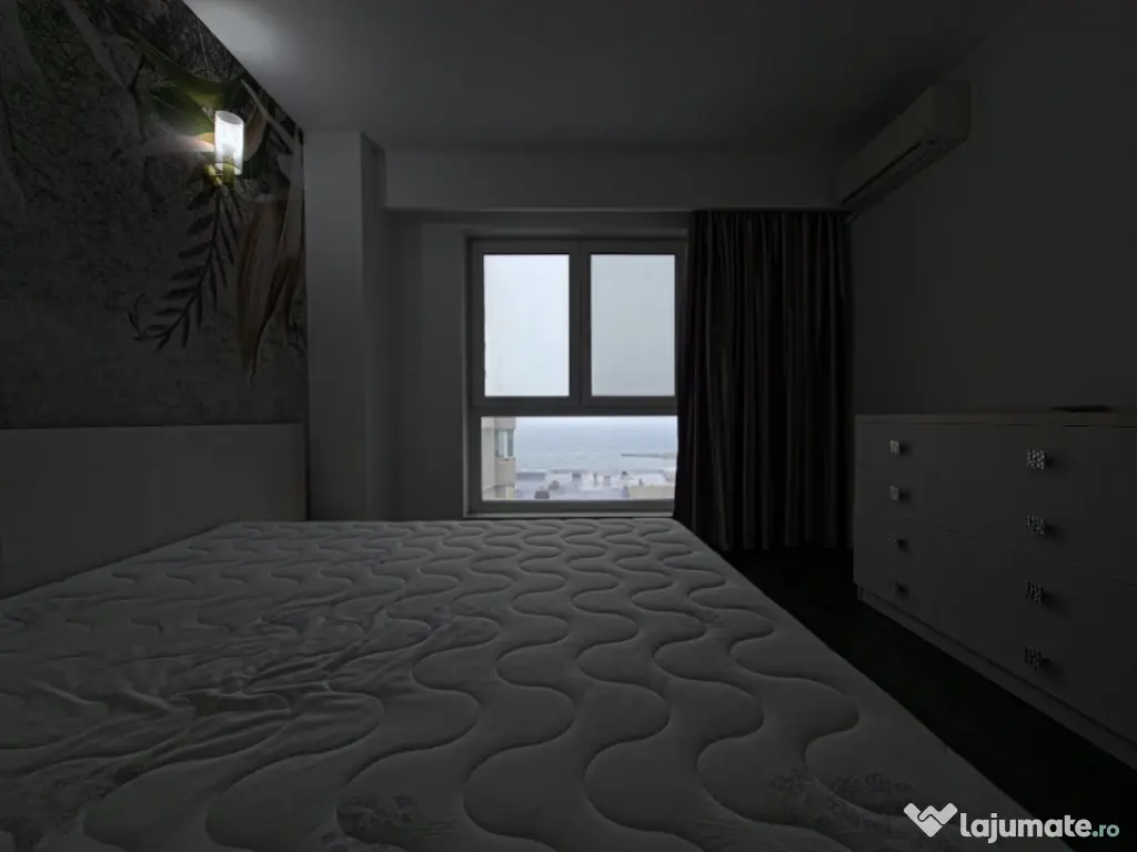 Centru Neversea apartament 3 camere decomandat vedere mare