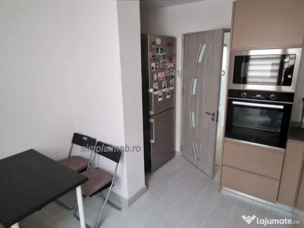 Mobilat Utilat 3 camere Auchan Titan sector 3