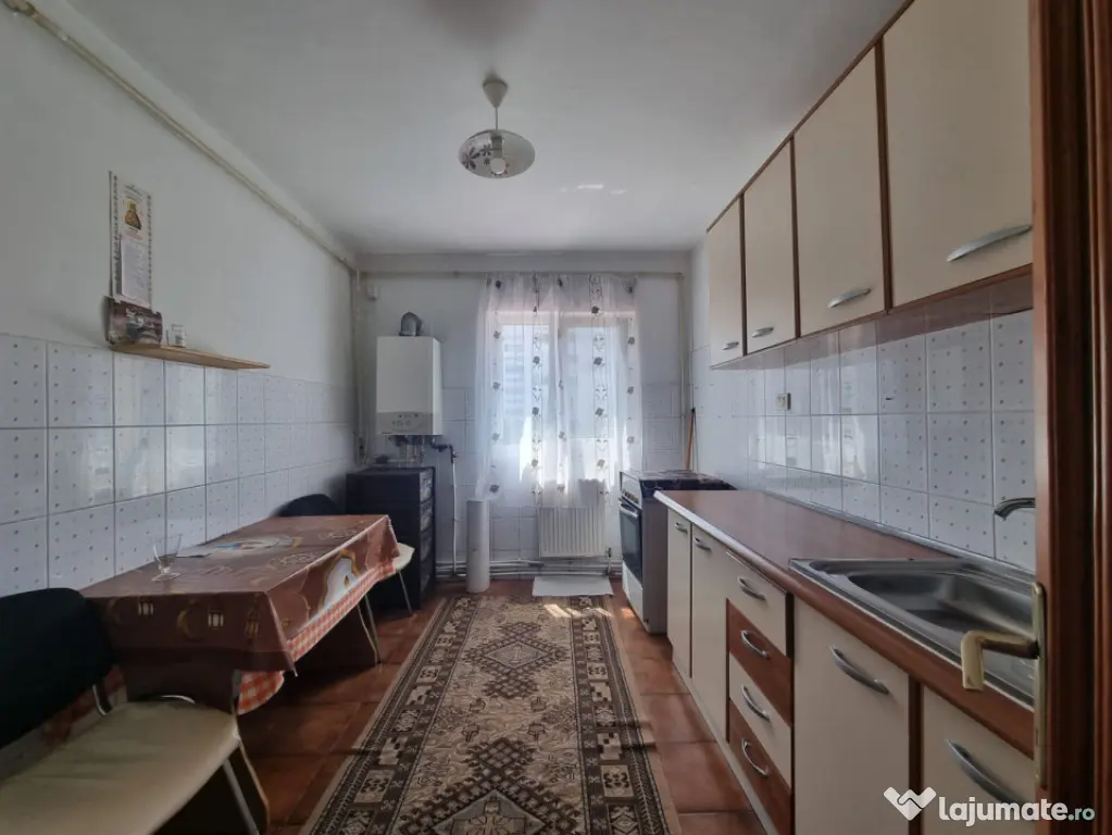 Zona face totul! Apartament 3 camere decomandate, Ultracentr