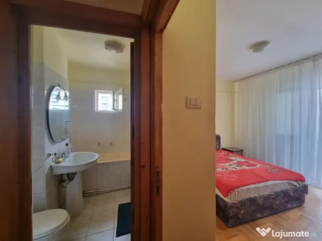 Zona face totul! Apartament 3 camere decomandate, Ultracentr